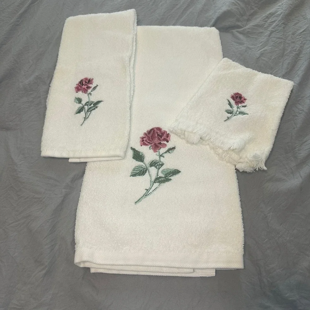 Vintage Accents by Home Innovations 3pc Towel‎ Set Embroidered Rose White Cotton